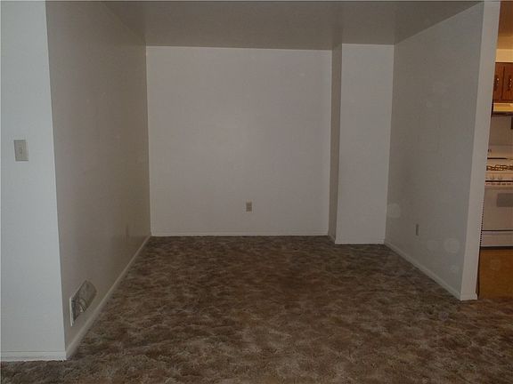 3rd image of 401 Industry Rd