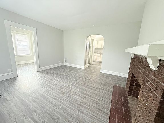 3rd image of 312 N McLean St #4