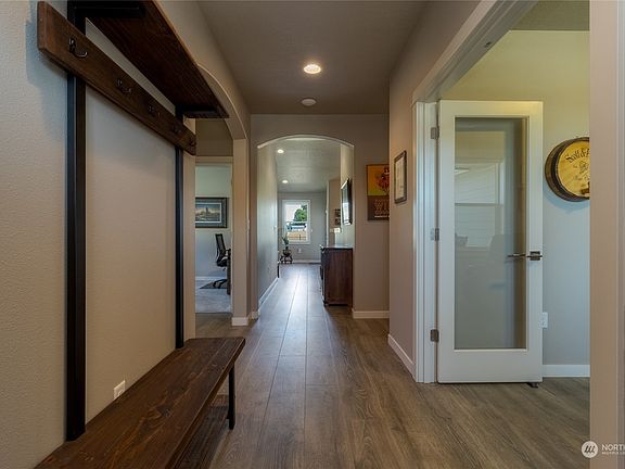 5th image of 580 Klingman Court
