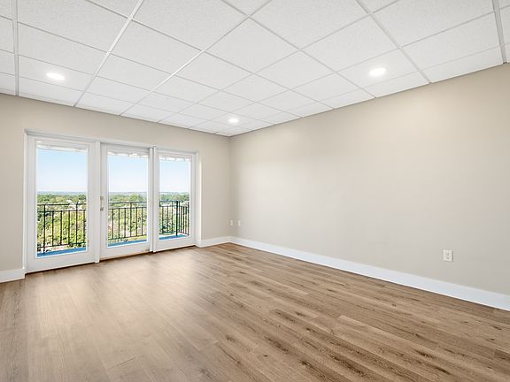 5th image of 520 Washington Rd APT 706