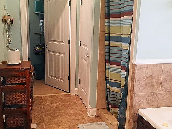 5th image of 34 White Pond Cir