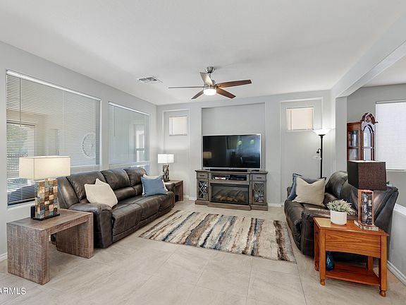 5th image of 225 E LIME Court