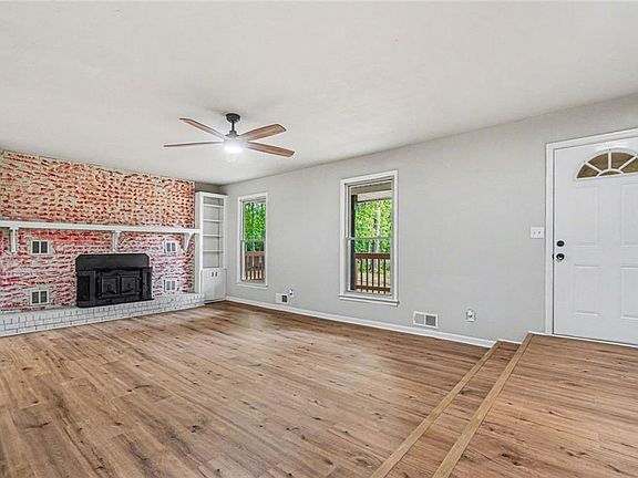 2nd image of 5865 Leah Ln
