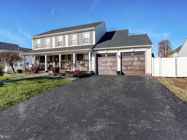242 Snapdragon St, Warrington, PA 18976