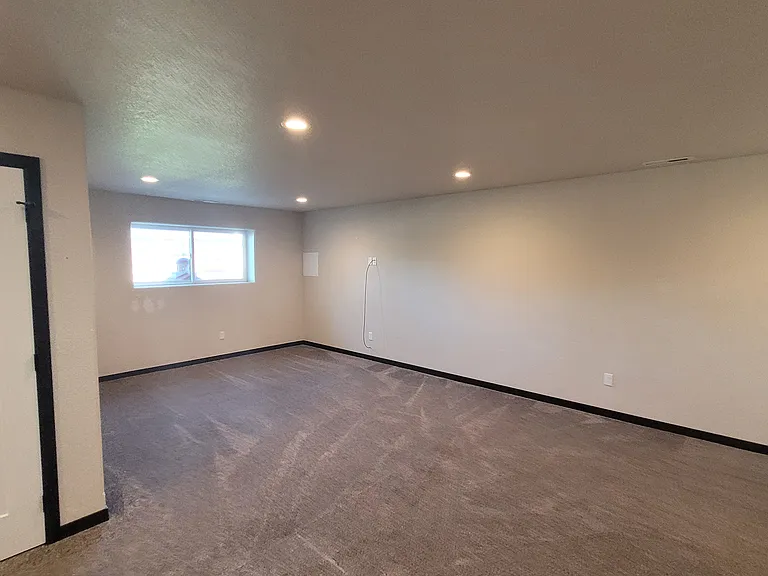 541 Mace Dr — Photo 10