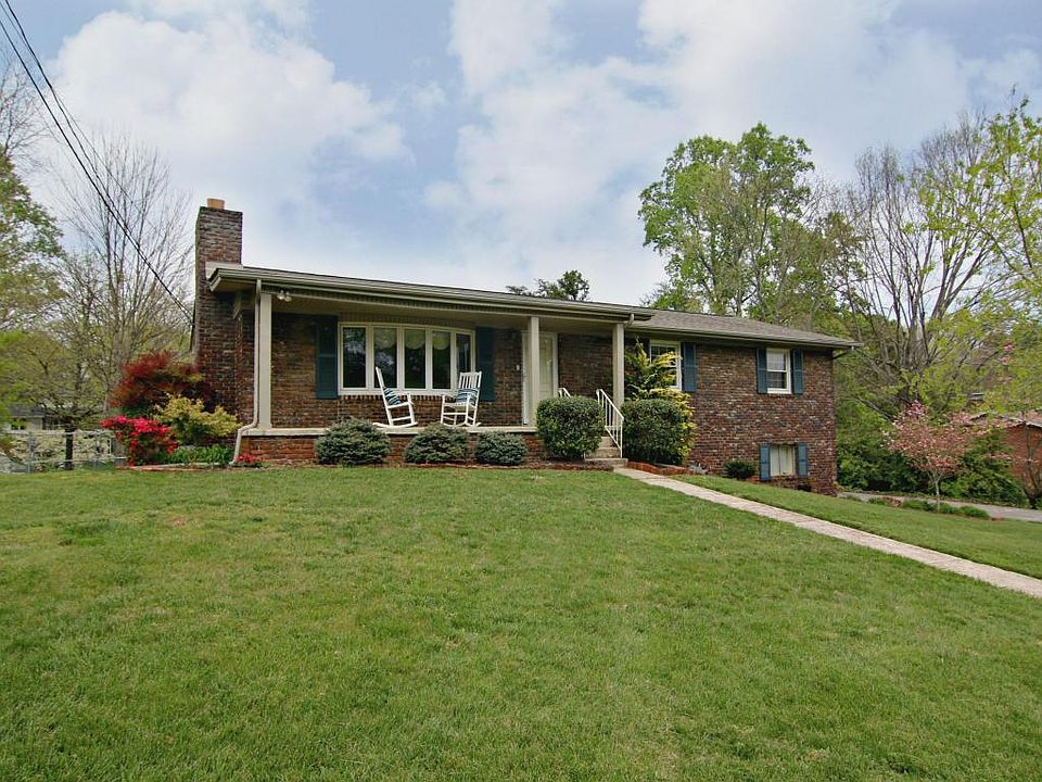 1st image of 7825 Luxmore Dr