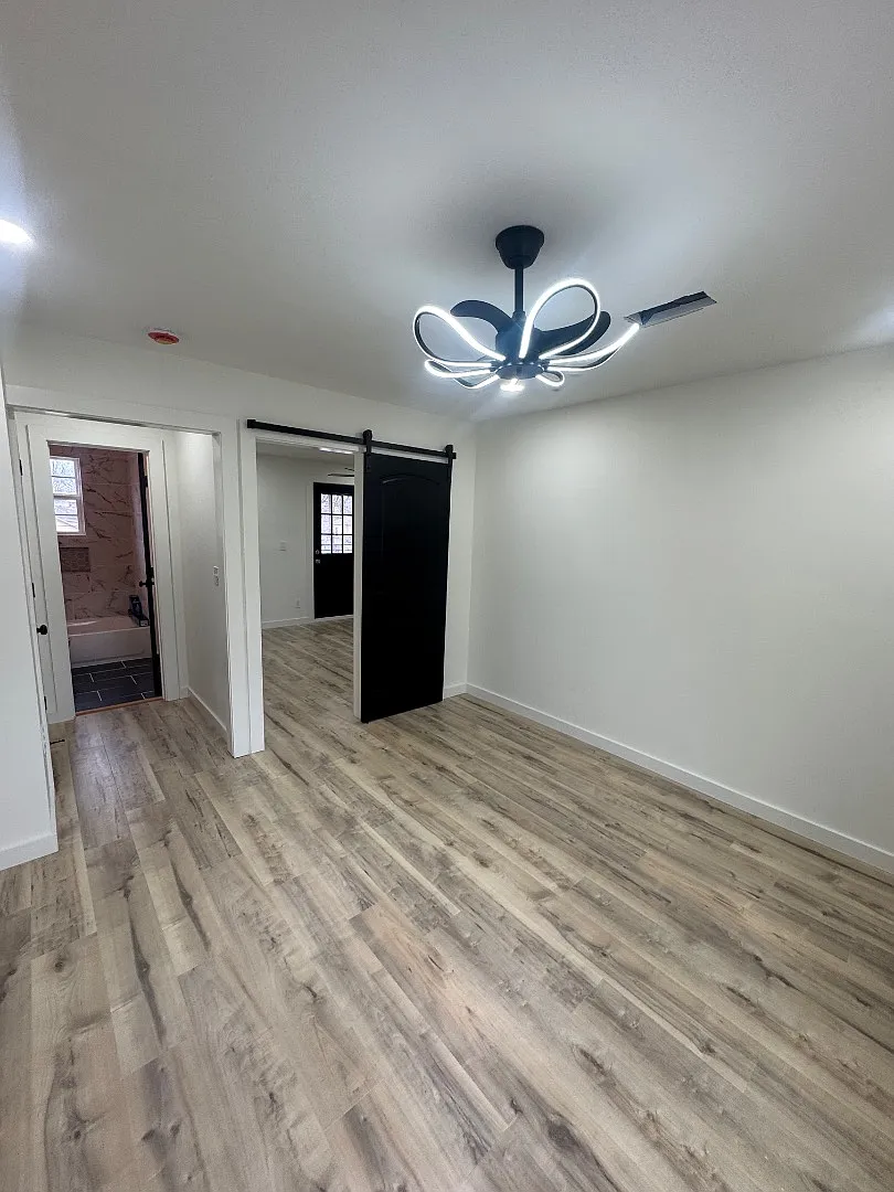 Unit Photo - 1949 Jefferson Ave #Penthouse 1963