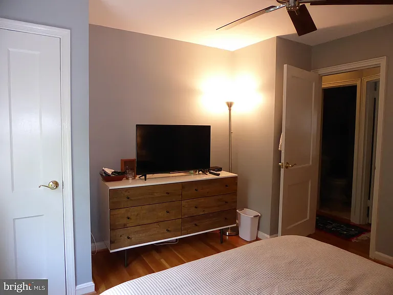 323 S Adams St — Photo 17