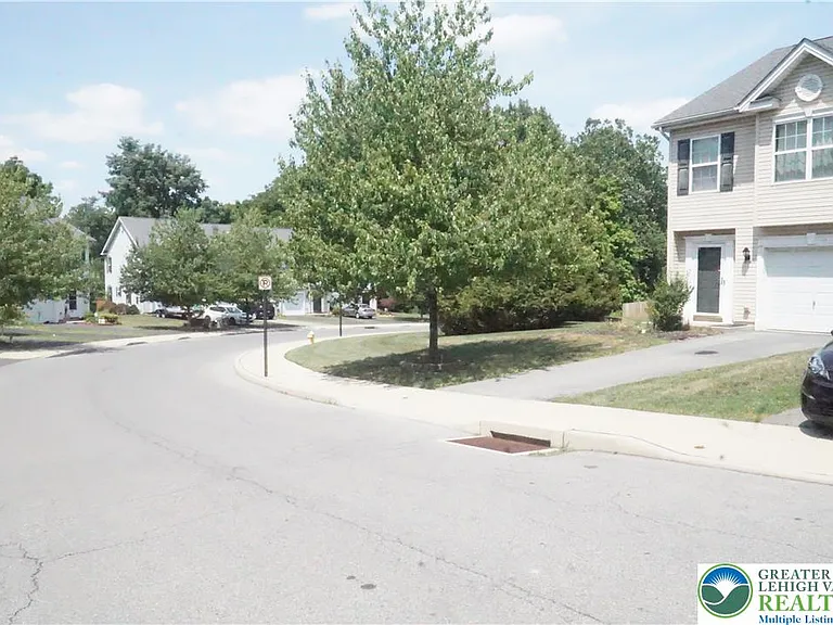 737 Trout Creek Ln — Photo 43