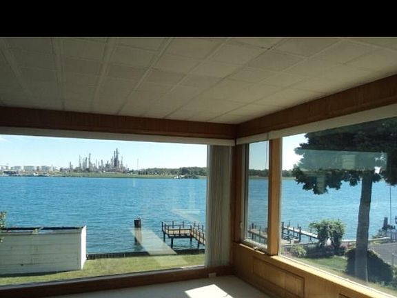 4th image of 17 Gratiot Blvd