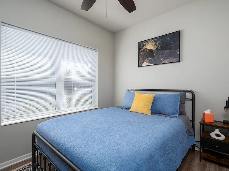 807 1st St SW #200 — Photo 6