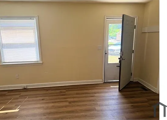4401 Mountain Dr — Photo 8