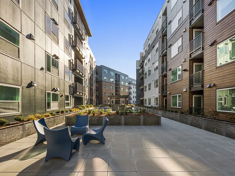 Astra Apartments — Photo 4