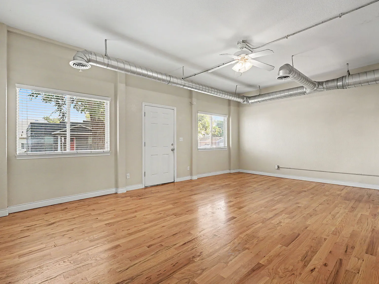 2 bed, 1035 sqft, $1,995 — Photo 2