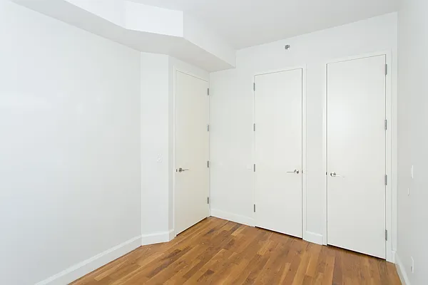 Rented by Evergreen Apartments BK | media 31