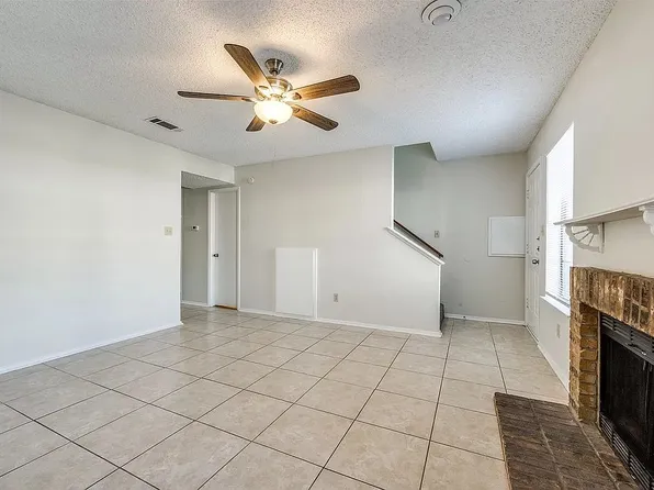1241 Dallas Dr, Denton, TX 76205