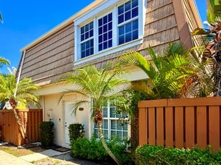 11584 Winchester Dr — Photo 7