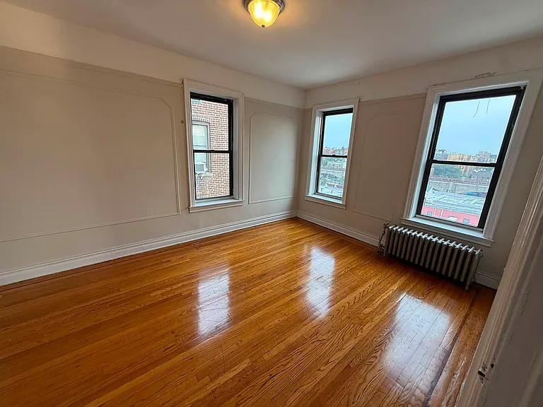 4535 44th St #6A — Photo 2