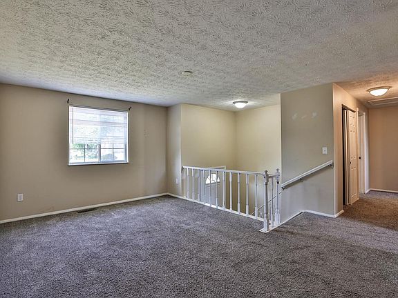 4th image of 2804 Spruceway Dr