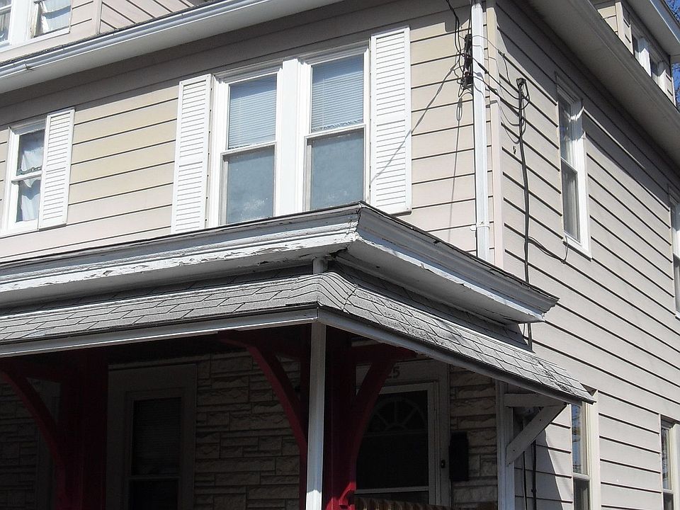 2nd image of 425 N 3rd St