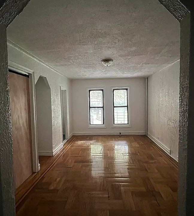 1st image of 2100 Bronx Park E #1081C