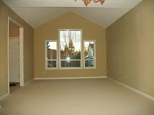 4th image of 18009 NE 28th St