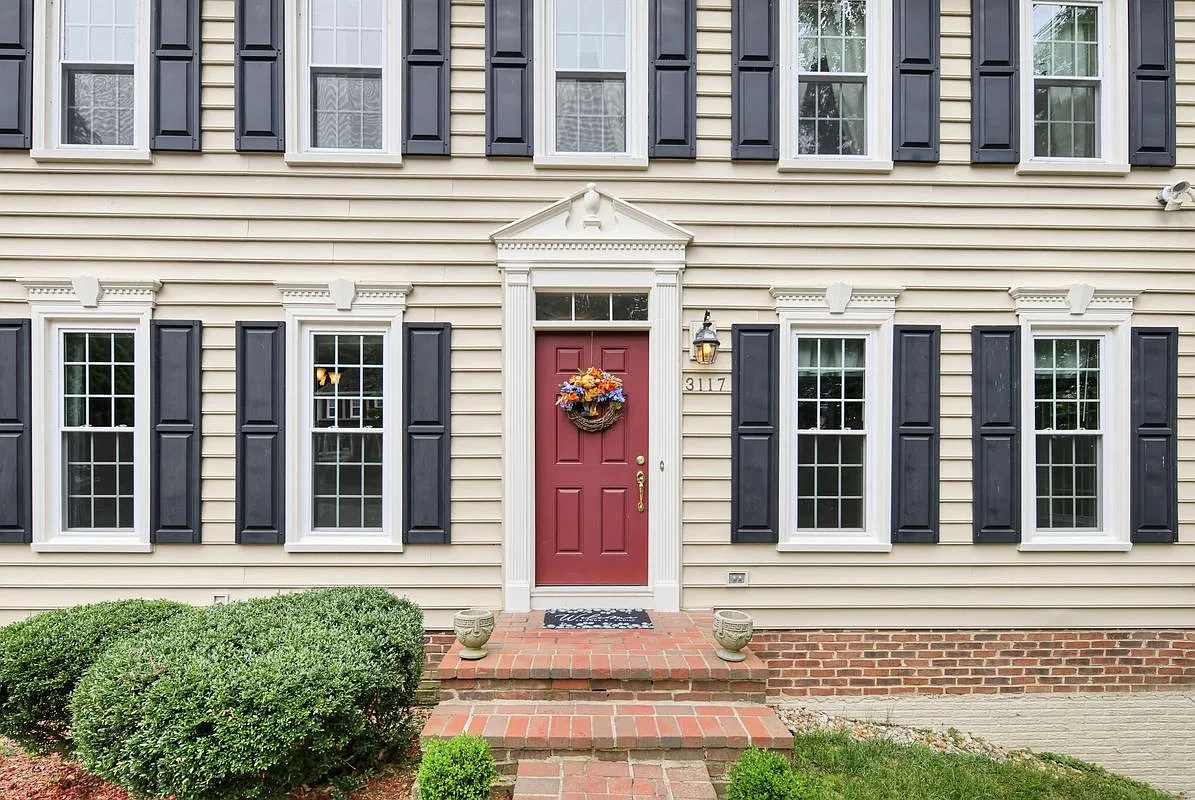 4 bed, 4.0 bath, 1560 sqft, $3,200 — Photo 1