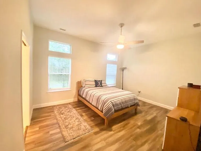 210 Pines St — Photo 13