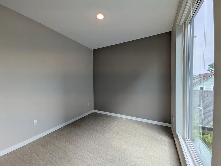 Soleil Apartments — Photo 30