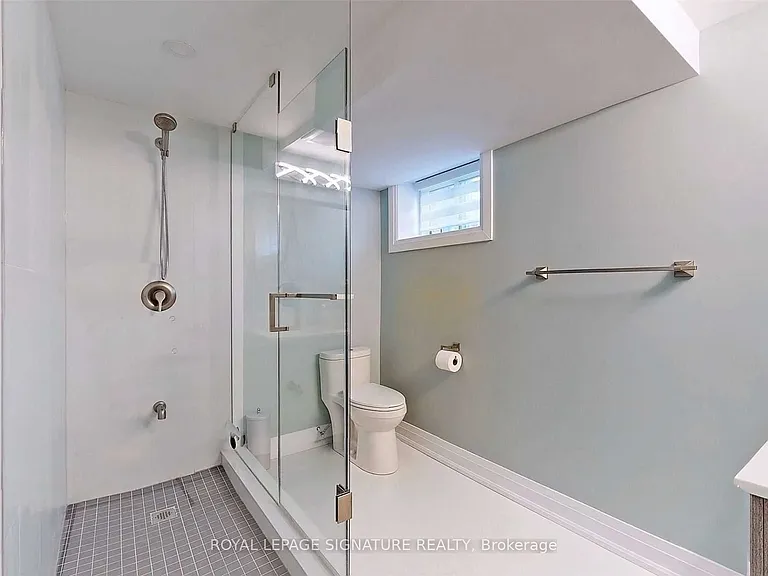 211 Maple Ave — Photo 9
