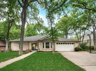 504 Stonehenge Dr, Hurst, TX 76054