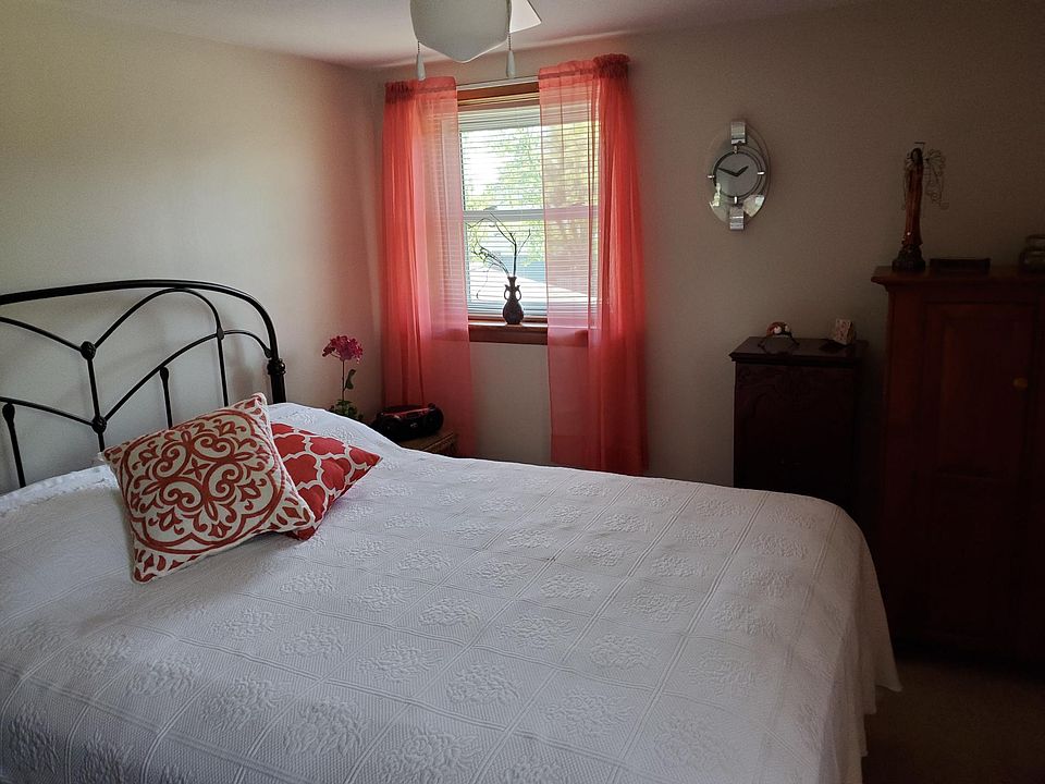 2nd image of 600 Horstick Ave APT 2