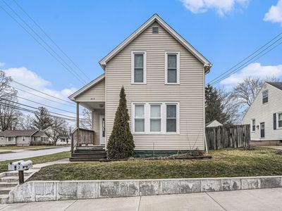 1410 Emerald Ave NE, Grand Rapids, MI, 49505