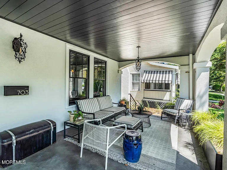 703 7th Ave — Photo 3