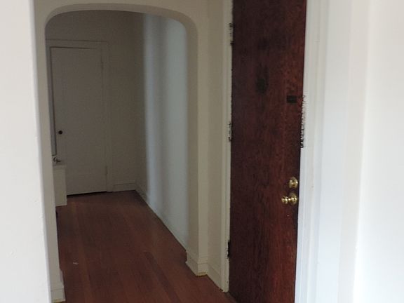 2nd image of 1038 Sterling Ave #204