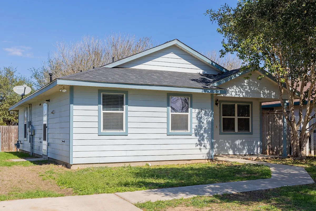 Building Photo - 3727 Aragon Dr