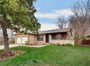 2000 Candleberry Dr, Mesquite, TX 75149