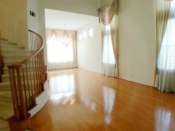 4th image of 2712 Westbourne Pl