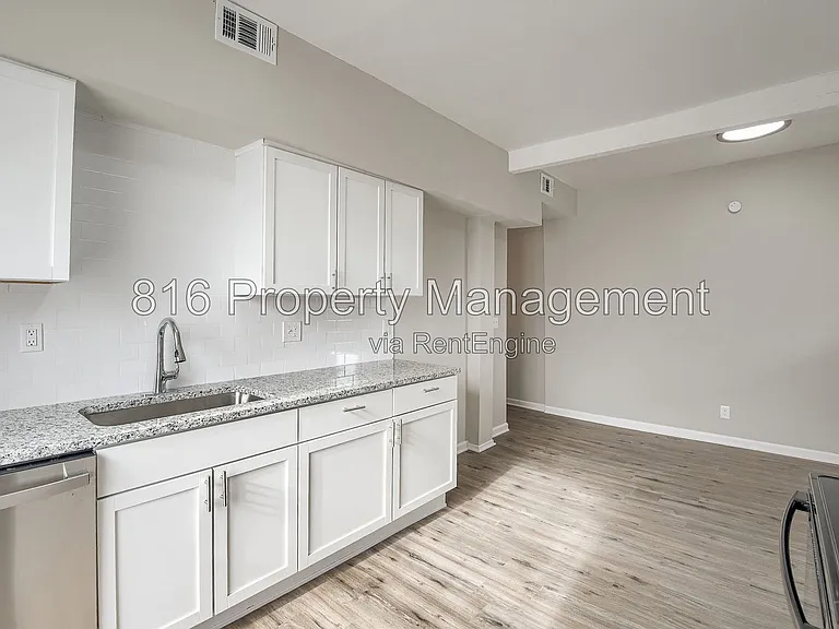 301 Benton Blvd #4 — Photo 7