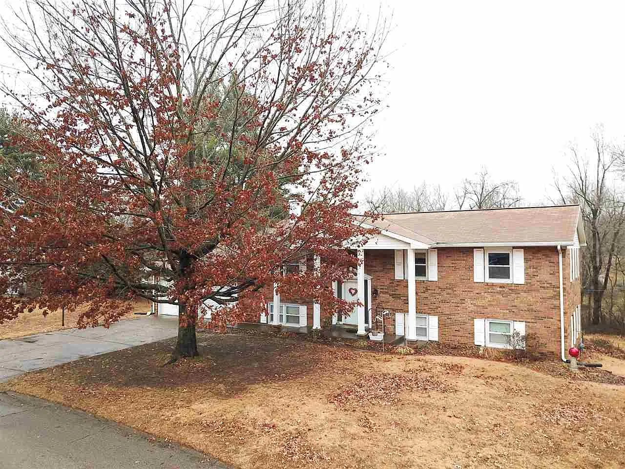 8403 Larch Ln photo 1