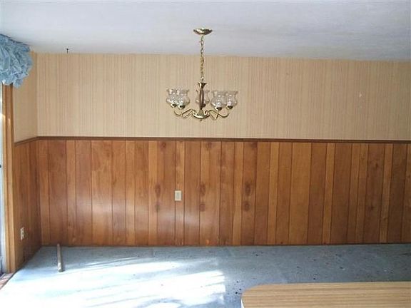 4th image of 812 Sherwood Dr