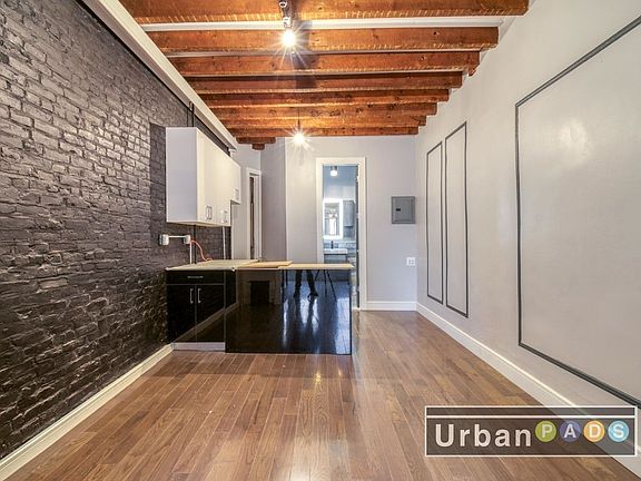 3rd image of 620 Park Pl APT 1LF