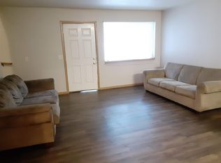 205 17th Ave W APT B, Menomonie, WI 54751