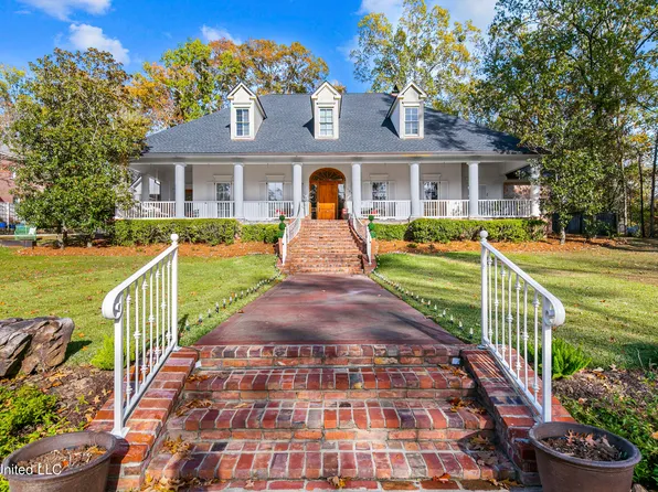 103 Cherry Laurel Ln, Ridgeland, MS 39157