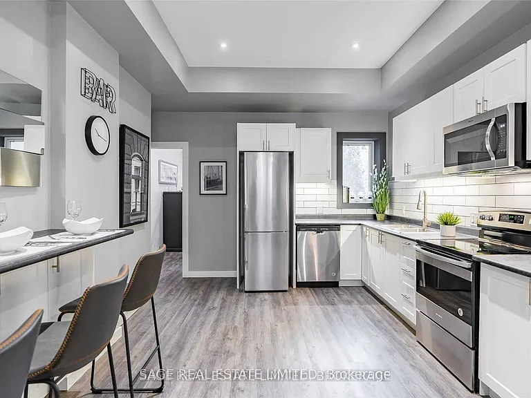 247 Lisgar St — Photo 4