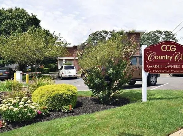 224 Farber Drive Farber #224, West Babylon, NY 11704