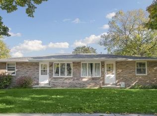 425 N Saint Bernard Dr, De Pere, WI 54115
