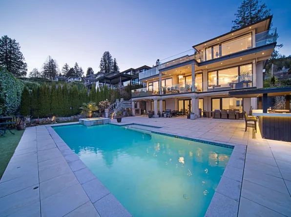 2538 Ottawa Ave, West Vancouver, BC V7V 2T4