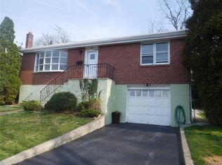 265 Hoover Rd, Yonkers, NY 10710