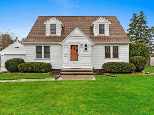 2301 Carleton Ave, Appleton, WI 54915